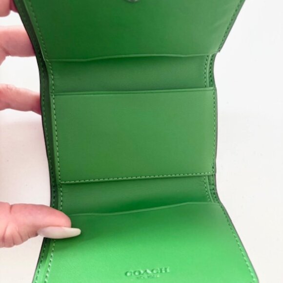 COACH’s LTH TNL HW MCRO WLLT NWOT - Picture 5 of 8